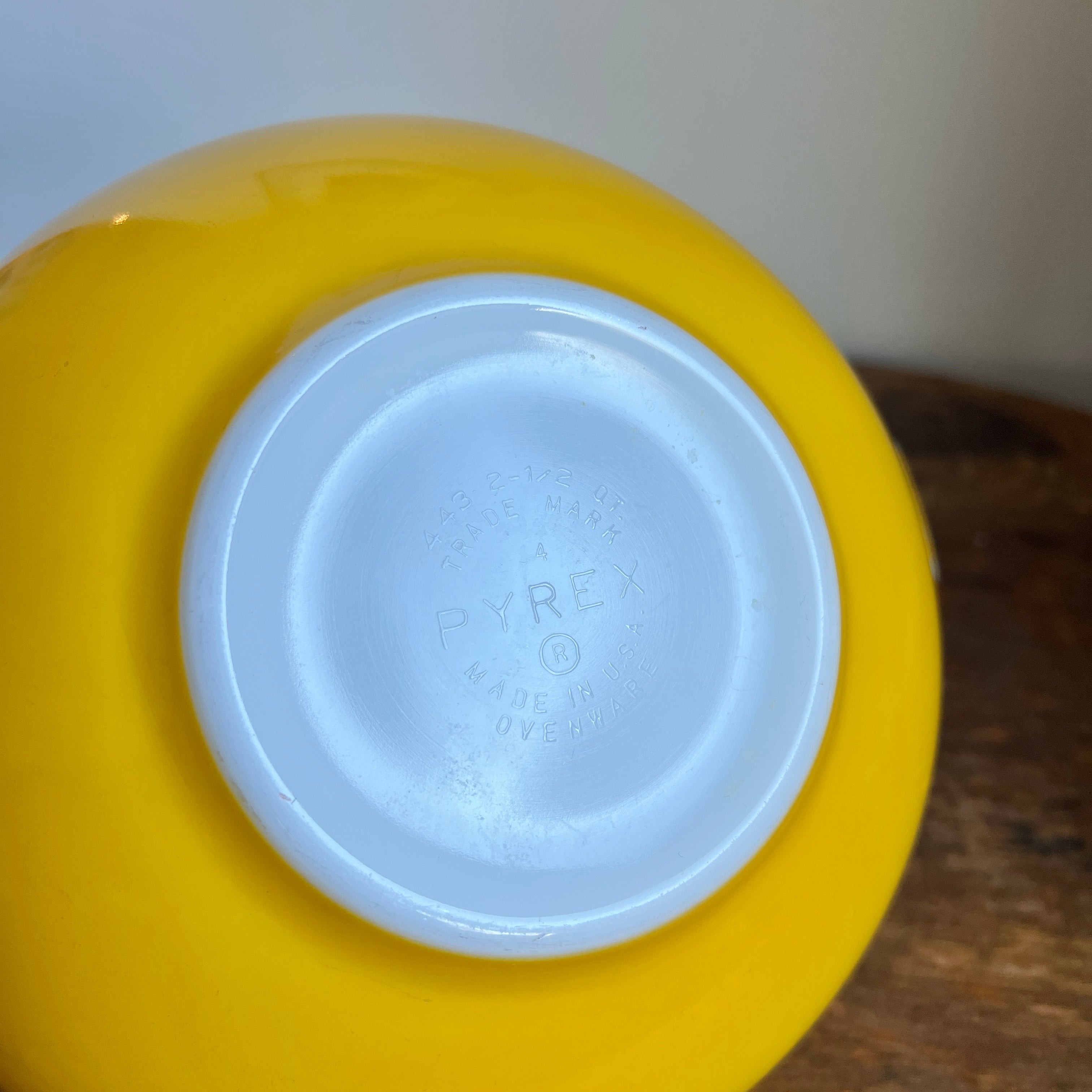 1960s-70s Pyrex 'Daisy' Cinderella Mixing Bowl Set - Where On