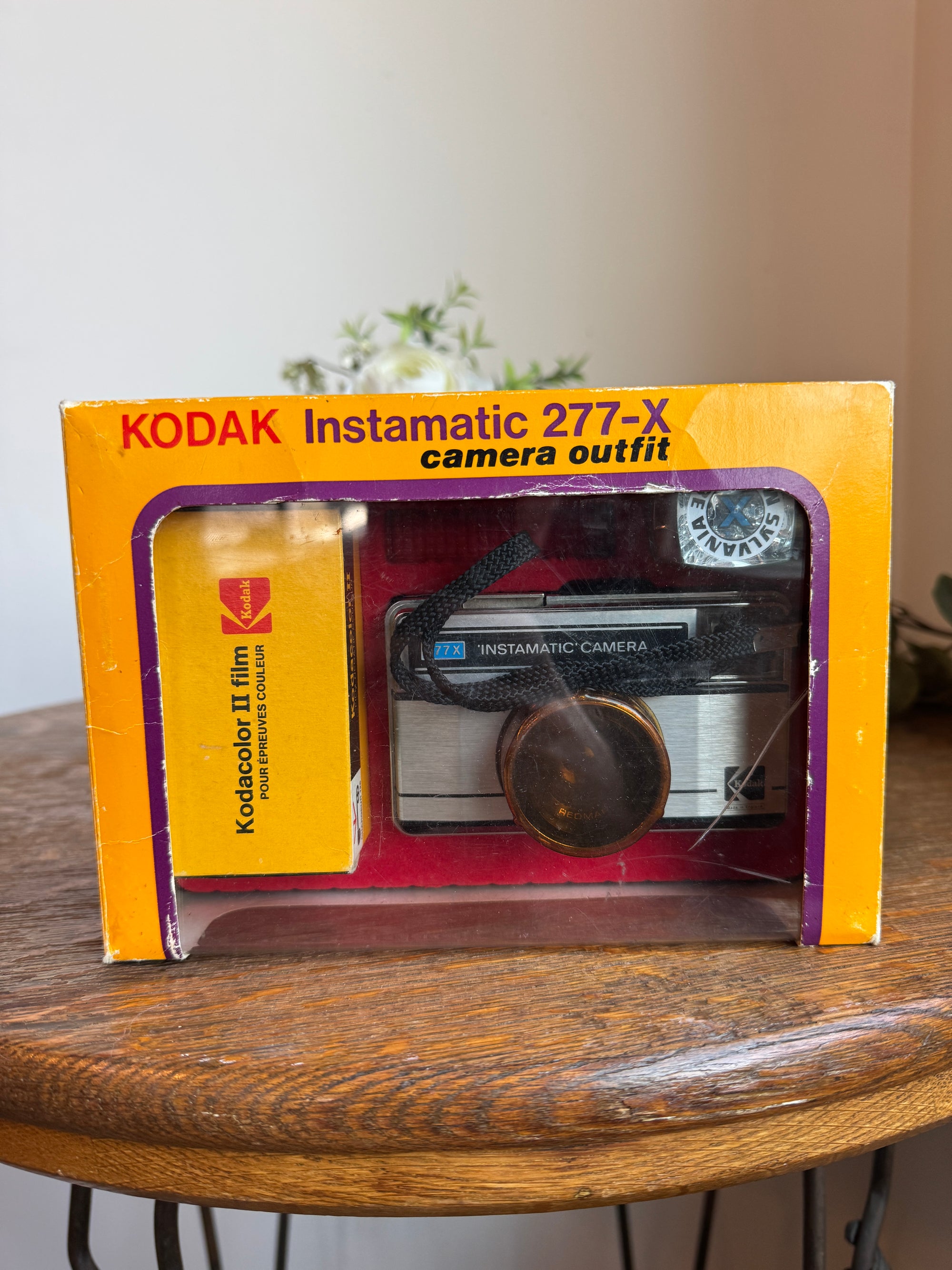 1977 Kodak Instamatic 277-X in Box