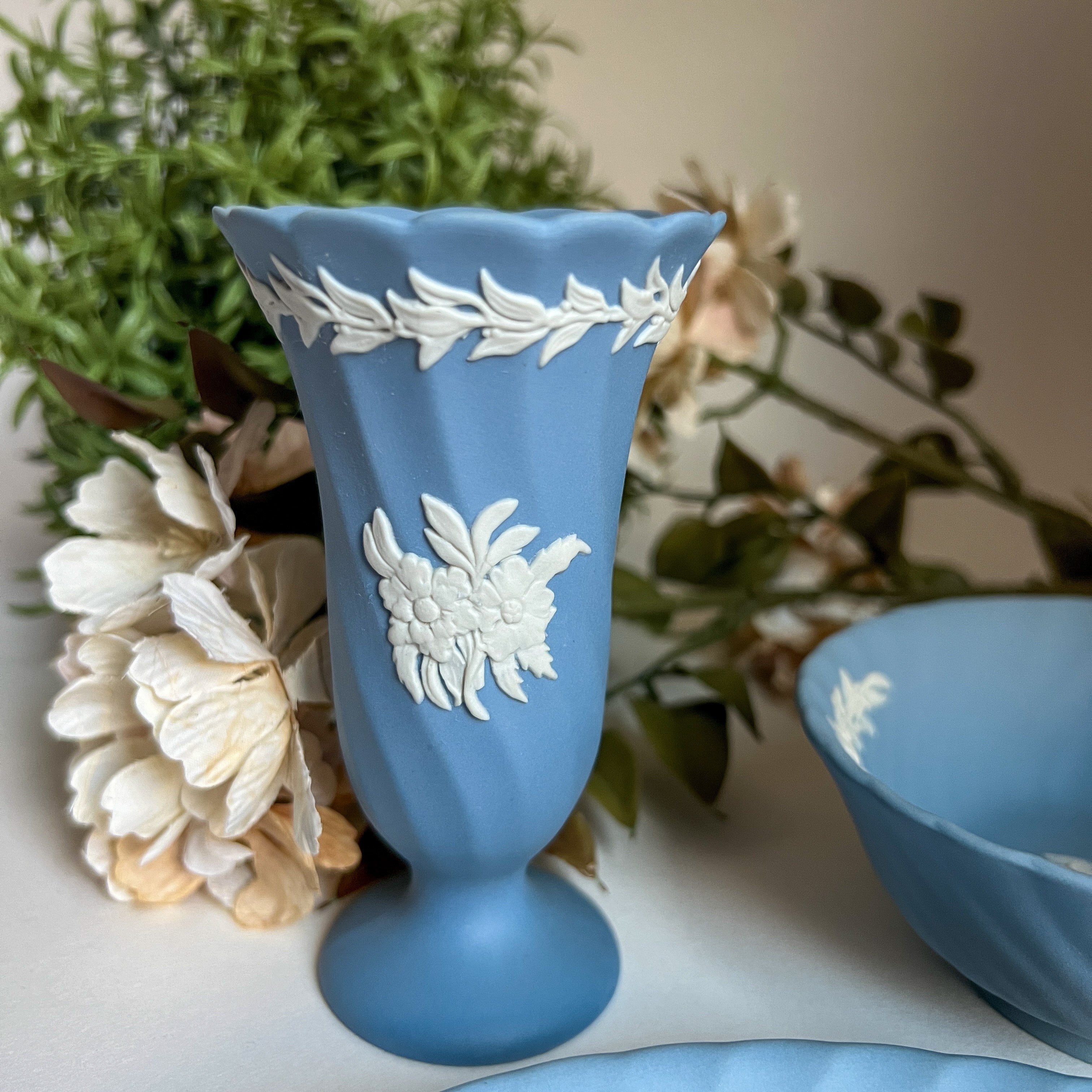 Set of 3 Wedgwood Jasperware Flower Motif Pieces