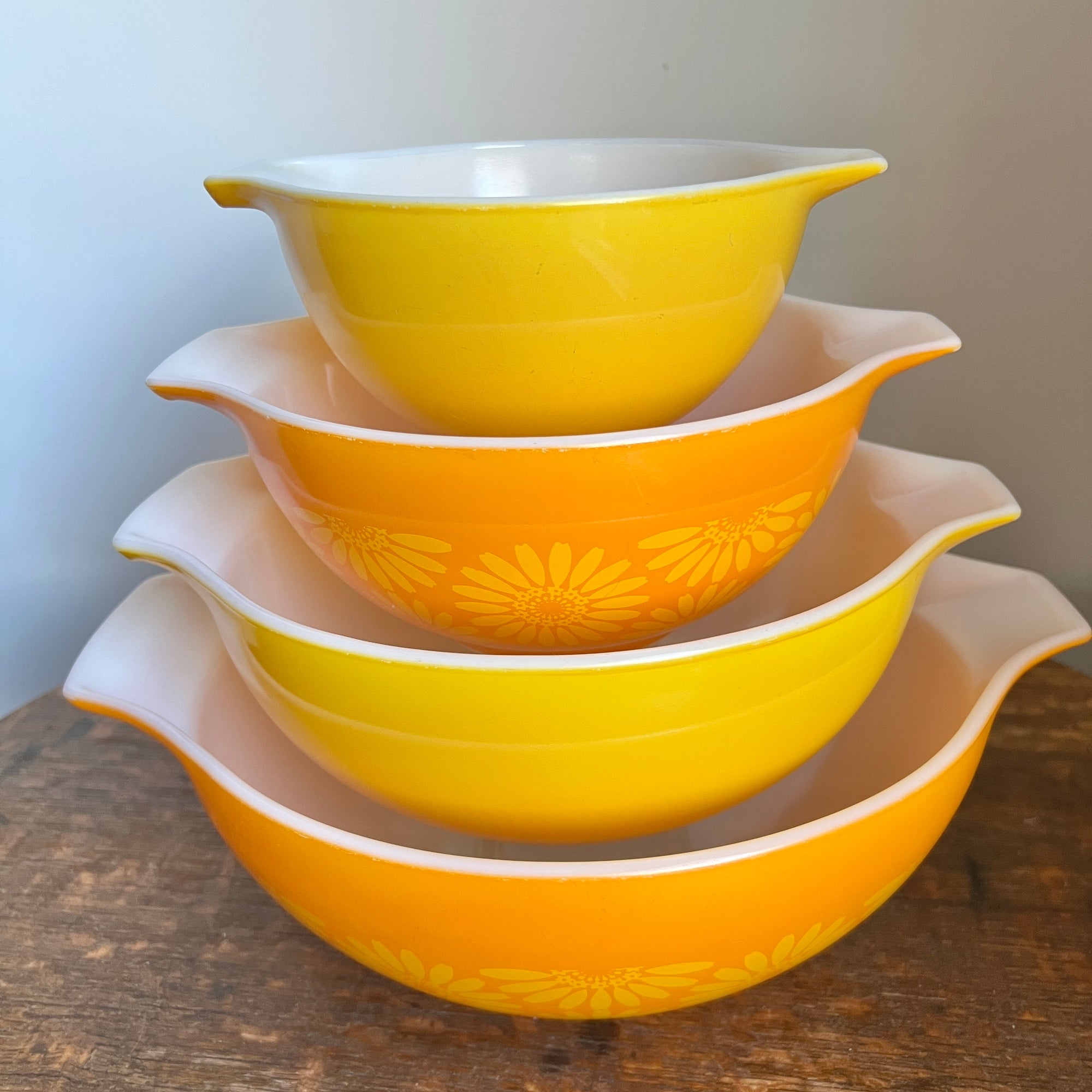 1960s-70s Pyrex 'Daisy' Cinderella Mixing Bowl Set - Where On Earth ...