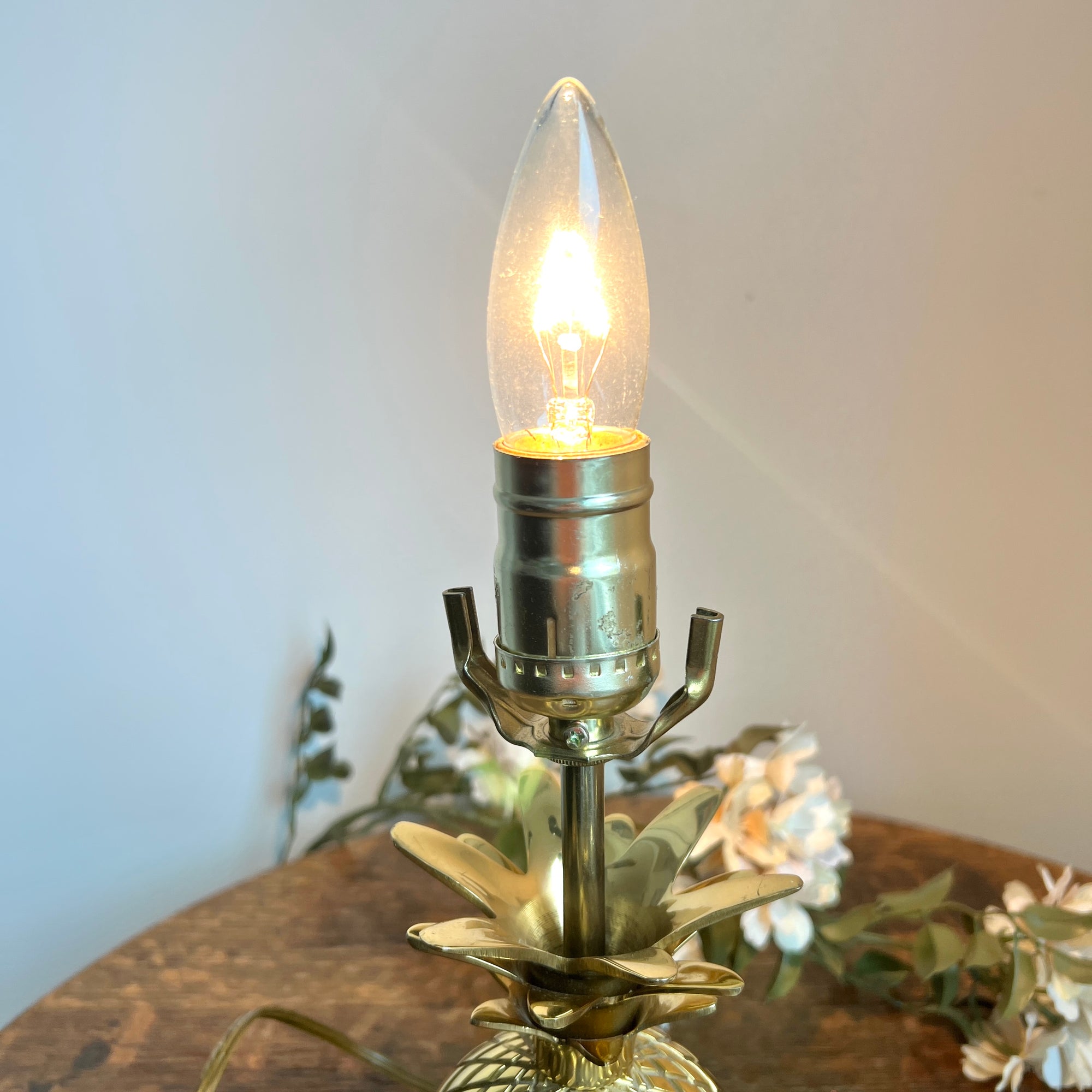 Small Vintage Brass Pineapple lamp